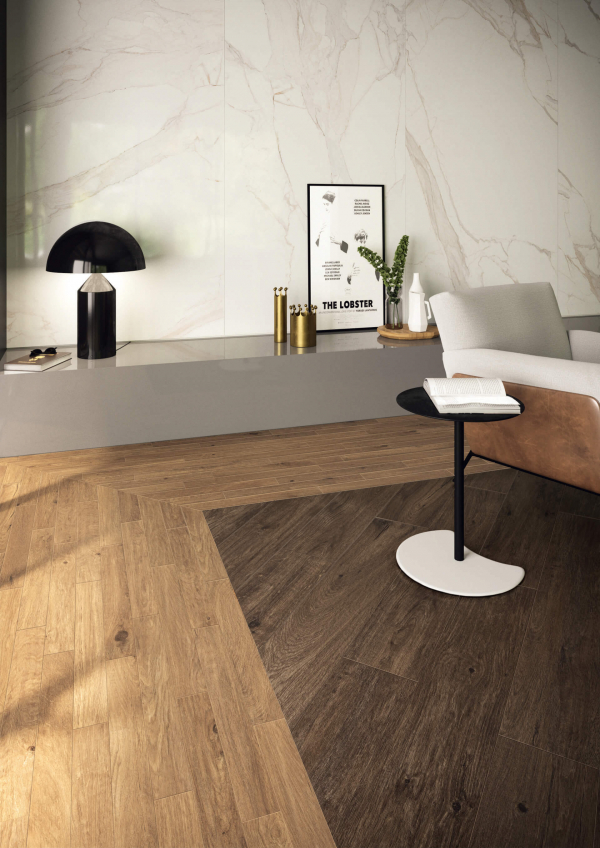 Feinsteinzeugfliese in handwerklicher Holzoptik, braun, 20x120 cm - CS25006