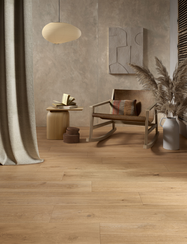 Premium Bodenfliese aus Feinsteinzeug in Holzoptik, honigfarben, 20x120 cm - CS25002
