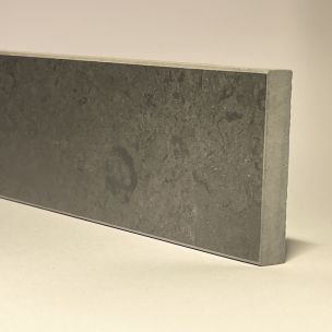 Nat-Sockelleiste aus schwarzem Marmorporzellan, H. 7 cm x L. 59,5 cm