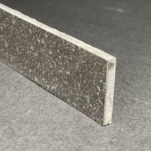 Bezug für Sockelleiste aus schwarzem Porzellan, H. 3,8 cm x L. 120 cm