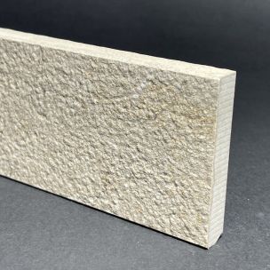 Sockelleiste aus grauem Grip-Porzellan, H. 6,8 cm x L. 59,3 cm