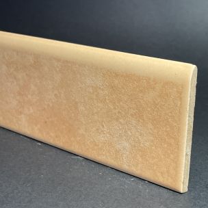 Sockelleiste aus Cotto-Porzellan, 1 H. 8,2 cm x L. 33,3 cm