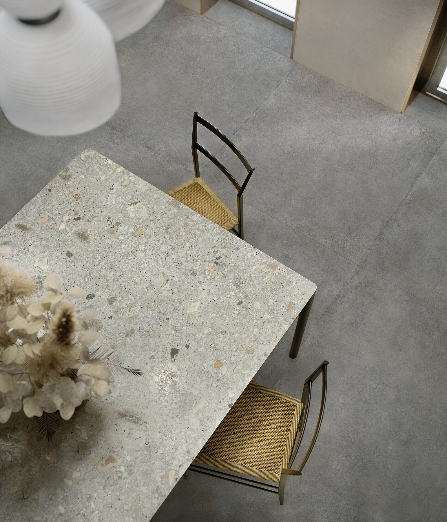 Moderne Feinsteinzeugfliese in Betonoptik, dunkelgrau, rutschfest, 60 x 60 – Ecsm414